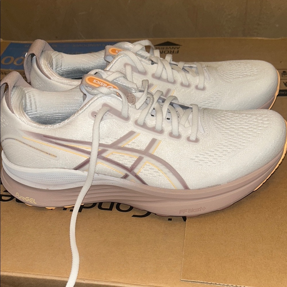 Women’s Asics Gel Kayano 32 size 10